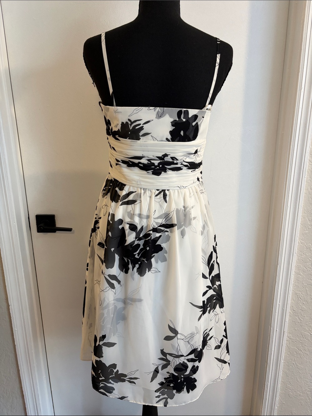 Ann Taylor Petites strapless black and white mini dress size 4 - Picture 5 of 11